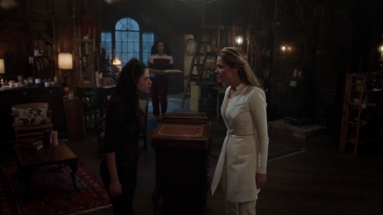 Charmed-Online-dot-nl_Charmed-1x10KeepCalmAndHarryOn01150.jpg