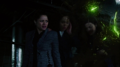 Charmed-Online-dot-nl_Charmed-1x11WitchPerfect02088.jpg