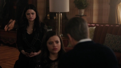 Charmed-Online-dot-nl_Charmed-1x17Surrender00705.jpg