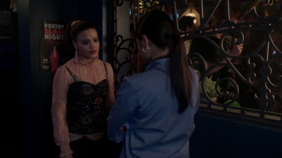 Charmed-Online-dot-nl_Charmed-1x18TheReplacement01251.jpg