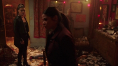 Charmed-Online-dot-nl_Charmed-1x18TheReplacement01298.jpg