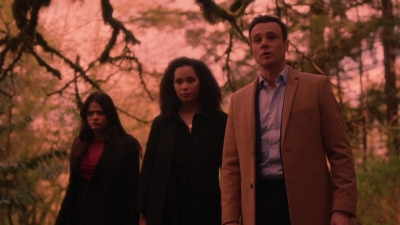 Charmed-Online-dot-nl_Charmed-1x21RedRain01868.jpg