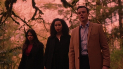 Charmed-Online-dot-nl_Charmed-1x21RedRain01869.jpg