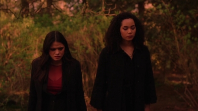 Charmed-Online-dot-nl_Charmed-1x21RedRain01909.jpg