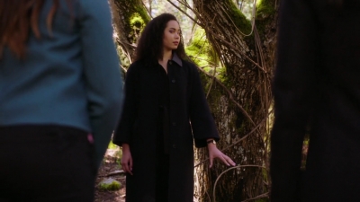 Charmed-Online-dot-nl_Charmed-1x21RedRain02073.jpg