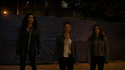 Charmed-Online-dot-nl_Charmed2x01-SafeSpace02262.jpg