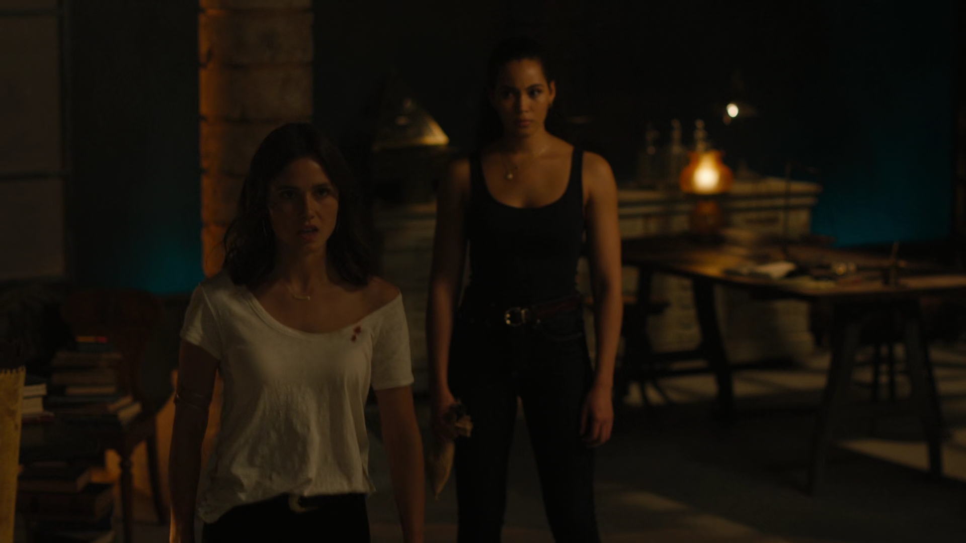 Charmed-Online-dot-nl_Charmed2x03BeCarefulWhatYouWitchFor02184.jpg