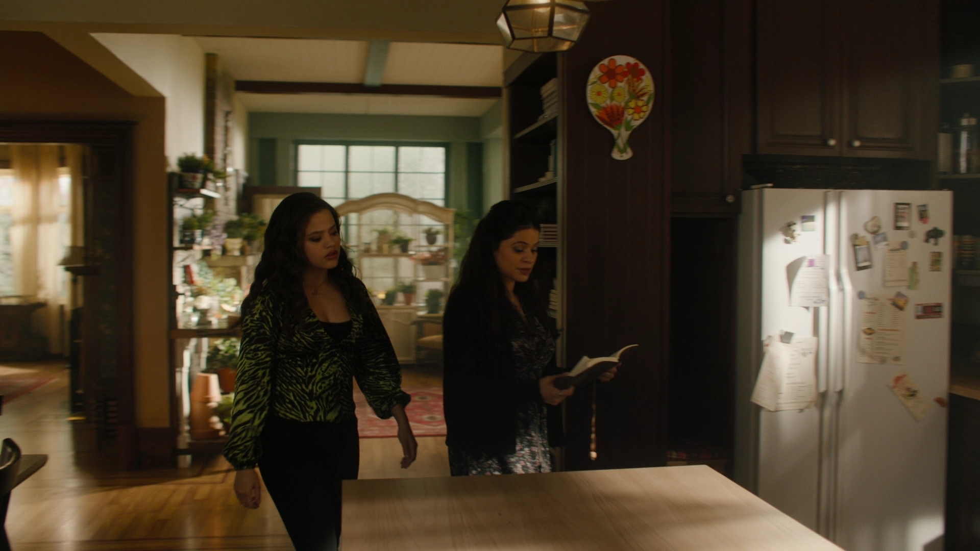 Charmed-Online-dot-nl_2x05TheTruthAboutCatsAndDogs00347.jpg