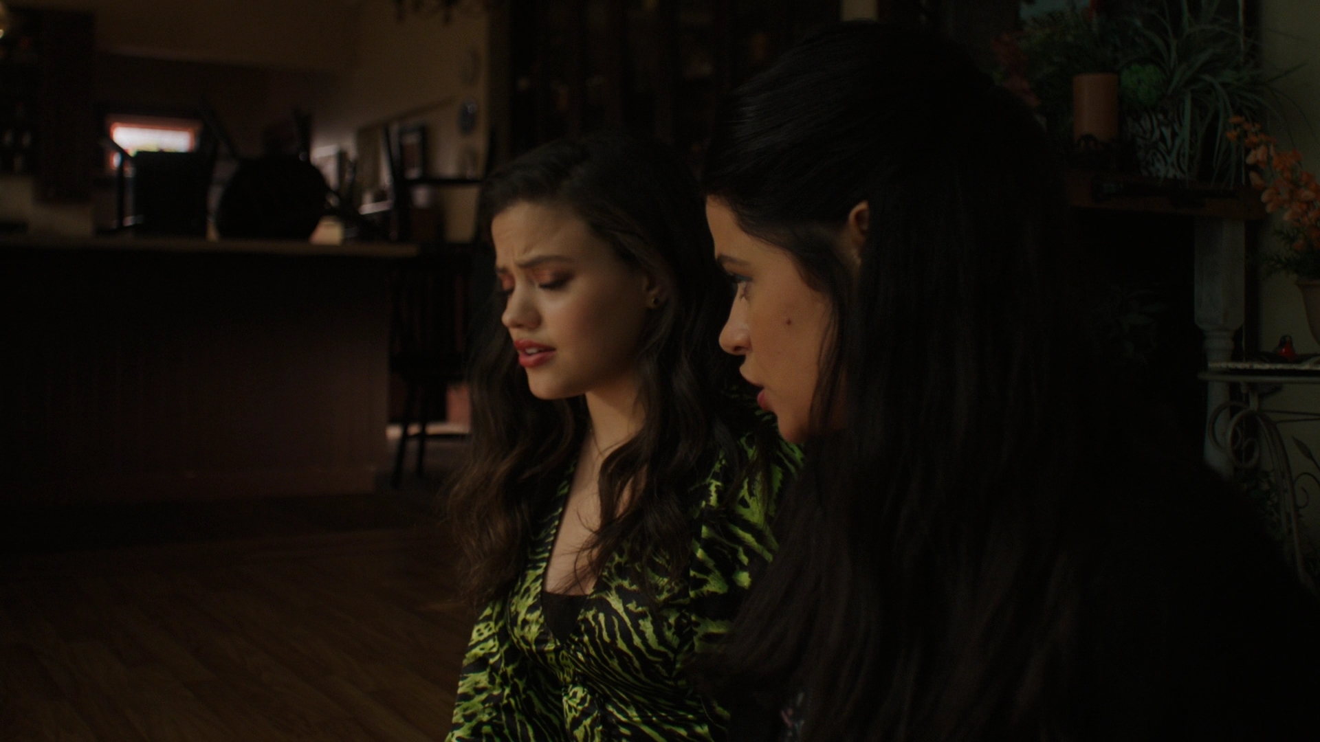 Charmed-Online-dot-nl_2x05TheTruthAboutCatsAndDogs01171.jpg