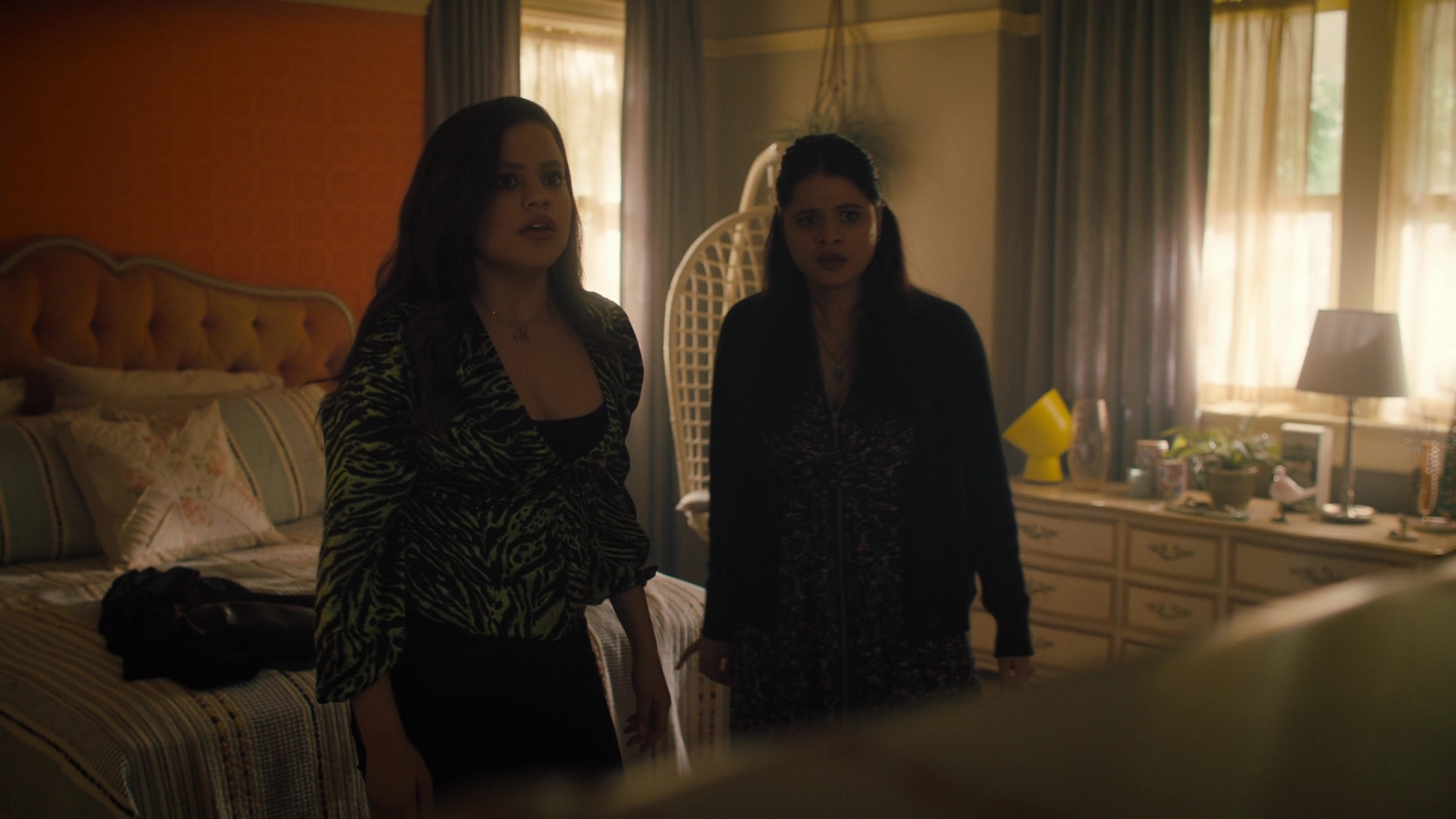 Charmed-Online-dot-nl_2x05TheTruthAboutCatsAndDogs01297.jpg