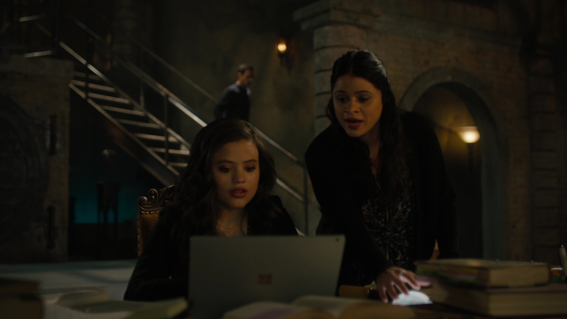 Charmed-Online-dot-nl_2x05TheTruthAboutCatsAndDogs02341.jpg