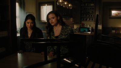 Charmed-Online-dot-nl_2x05TheTruthAboutCatsAndDogs00889.jpg