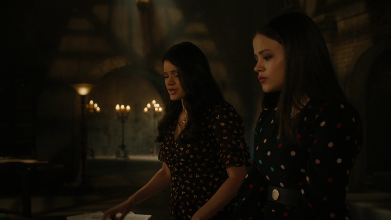 Charmed-Online-dot-nl_Charmed2x06WhenSparksFly00279.jpg