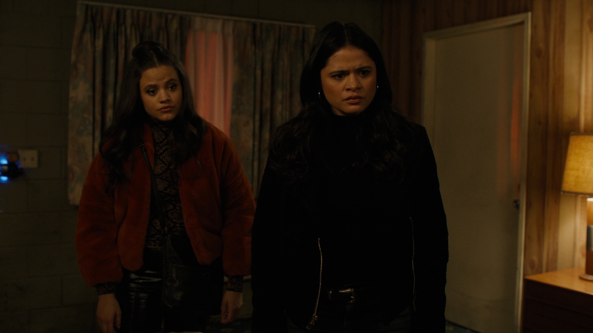 Charmed-Online-dot-nl_Charmed2x09GeussWhosComingToSafeSpaceSeattlle0729.jpg