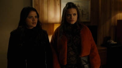 Charmed-Online-dot-nl_Charmed2x09GeussWhosComingToSafeSpaceSeattlle0693.jpg