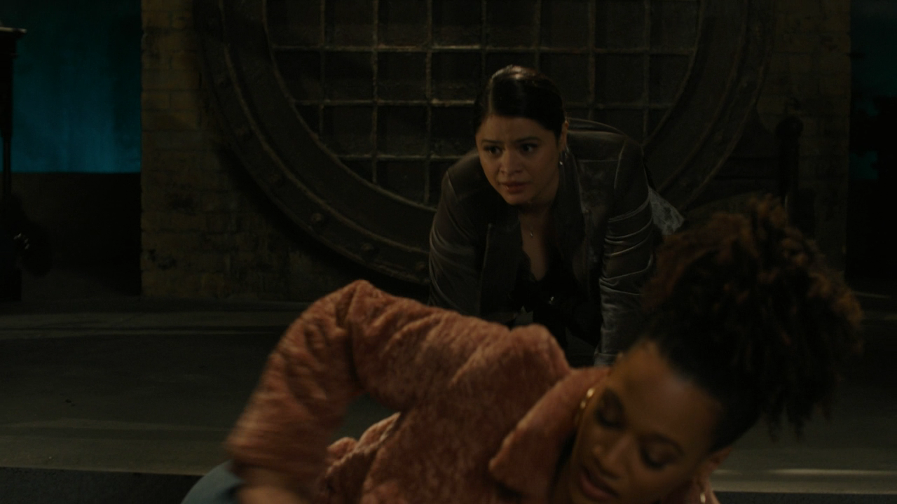 Charmed-Online-dot-nl_Charmed2x19UnsafeSpace1896.png