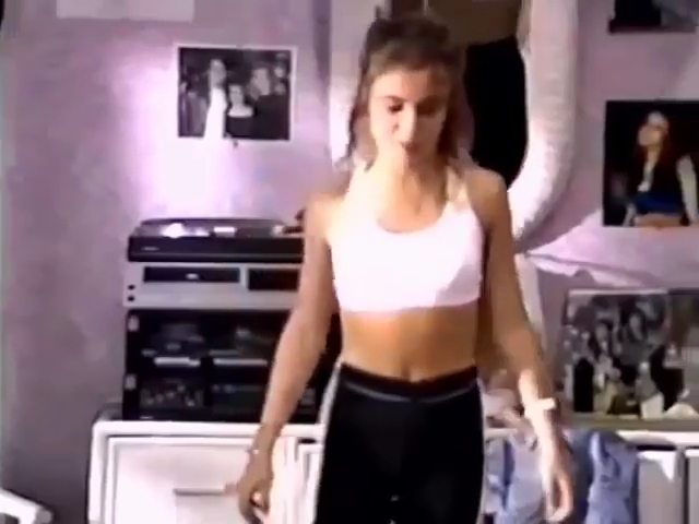 Charmed-Online-dot-nl_AlyssaMilanosTeenSteamWorkout0771.jpg