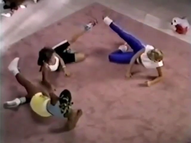 Charmed-Online-dot-nl_AlyssaMilanosTeenSteamWorkout1020.jpg