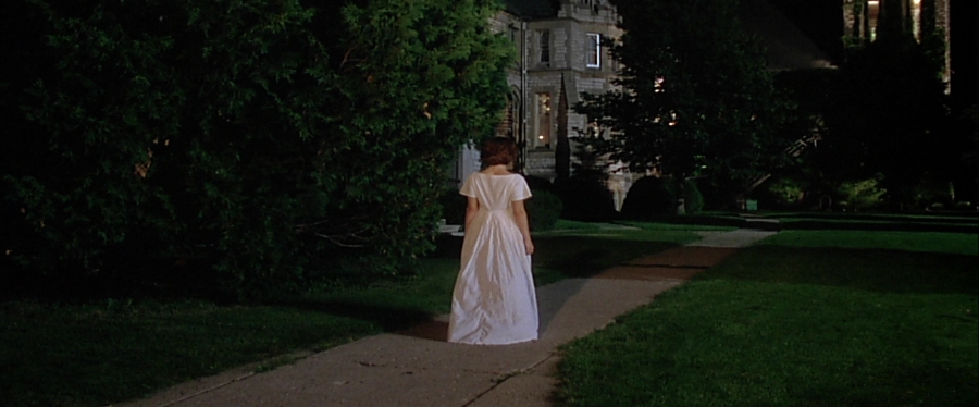 charmed-online-dot-net_EmbraceOfTheVampire0478.jpg