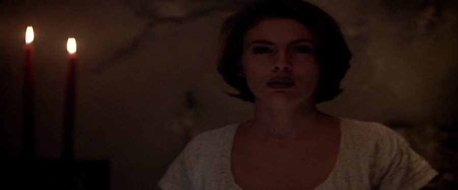 charmed-online-dot-net_EmbraceOfTheVampire0541.jpg