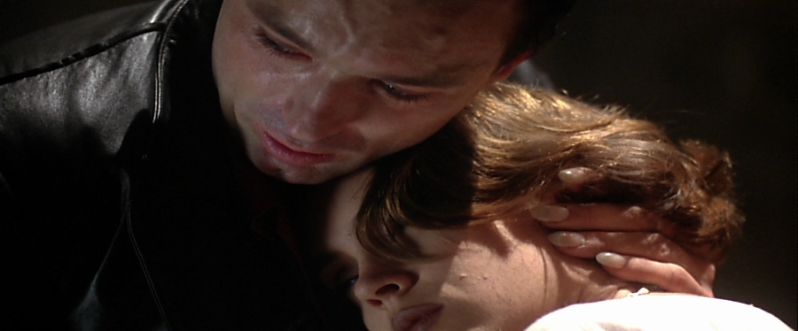 charmed-online-dot-net_EmbraceOfTheVampire0702.jpg