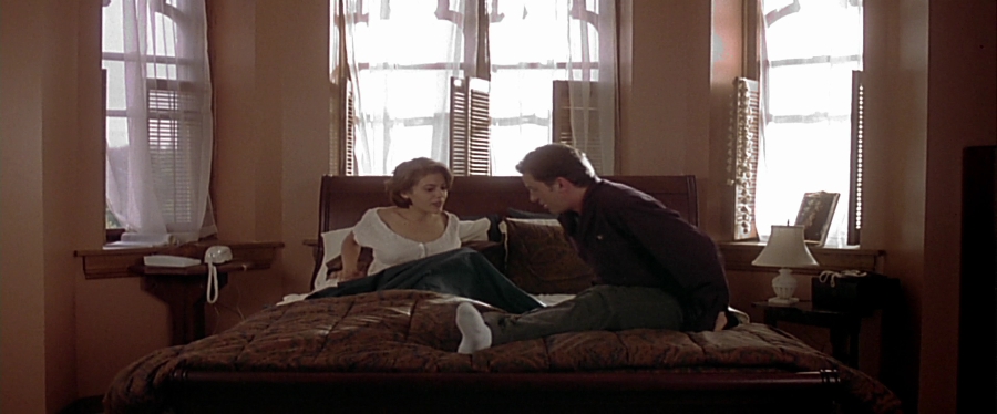 charmed-online-dot-net_EmbraceOfTheVampire0822.jpg