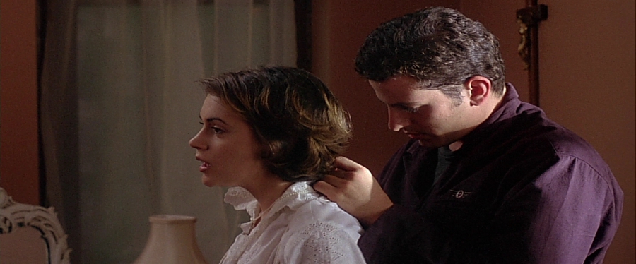 charmed-online-dot-net_EmbraceOfTheVampire0989.jpg