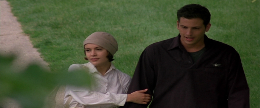 charmed-online-dot-net_EmbraceOfTheVampire1030.jpg