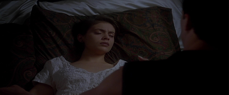 charmed-online-dot-net_EmbraceOfTheVampire1227.jpg
