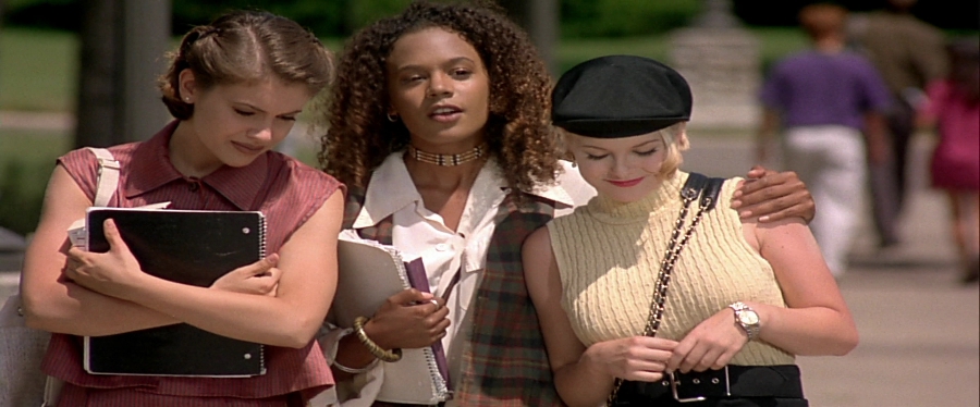 charmed-online-dot-net_EmbraceOfTheVampire1412.jpg
