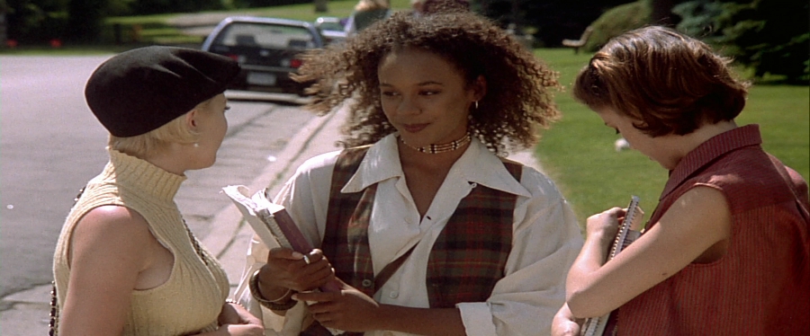 charmed-online-dot-net_EmbraceOfTheVampire1427.jpg