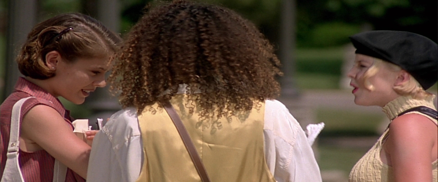charmed-online-dot-net_EmbraceOfTheVampire1438.jpg