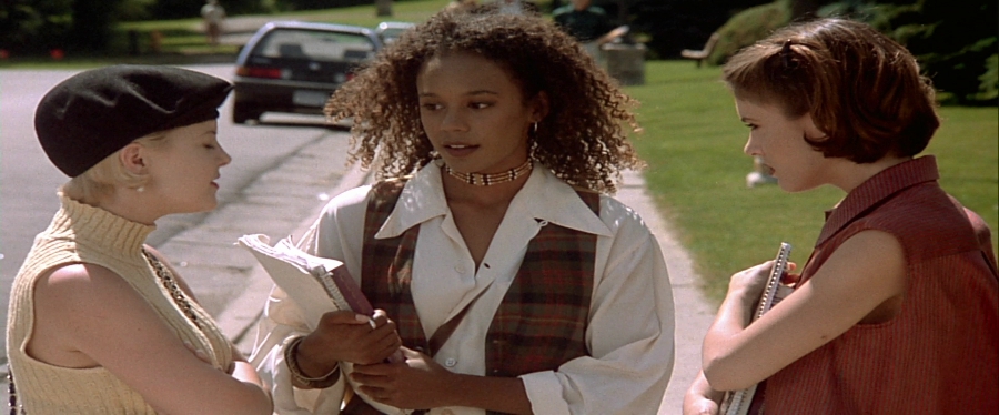 charmed-online-dot-net_EmbraceOfTheVampire1448.jpg