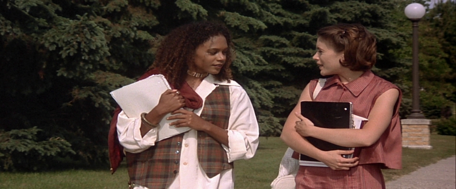 charmed-online-dot-net_EmbraceOfTheVampire1485.jpg