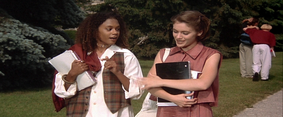 charmed-online-dot-net_EmbraceOfTheVampire1498.jpg
