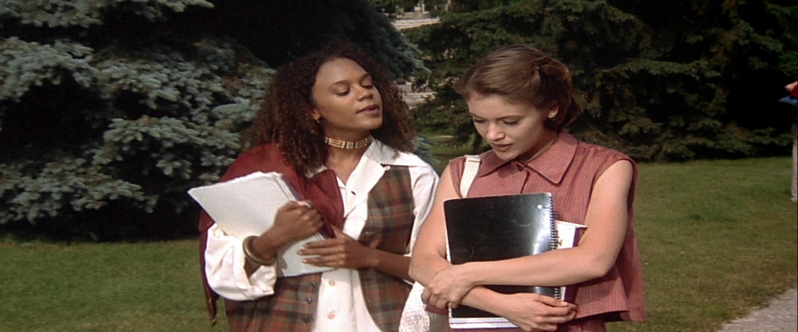 charmed-online-dot-net_EmbraceOfTheVampire1500.jpg