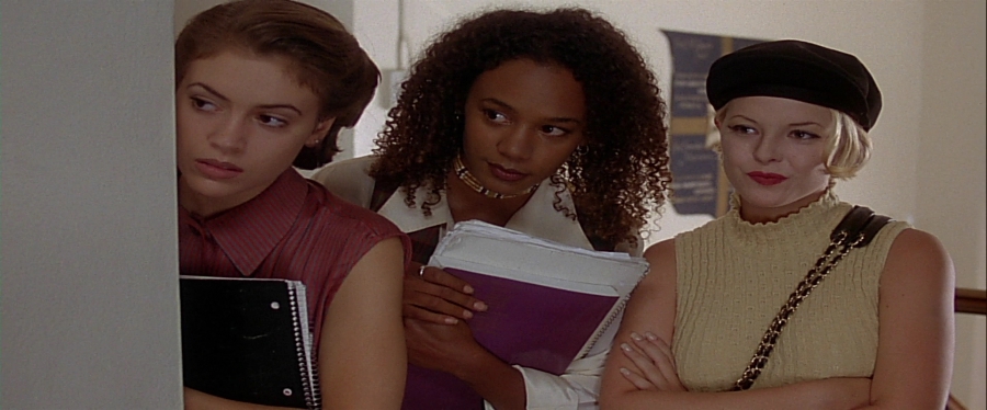 charmed-online-dot-net_EmbraceOfTheVampire1543.jpg