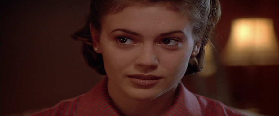 charmed-online-dot-net_EmbraceOfTheVampire1674.jpg