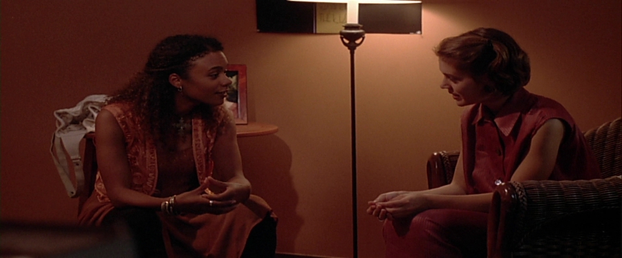 charmed-online-dot-net_EmbraceOfTheVampire1678.jpg