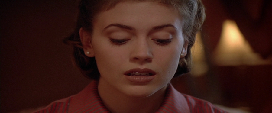 charmed-online-dot-net_EmbraceOfTheVampire1687.jpg