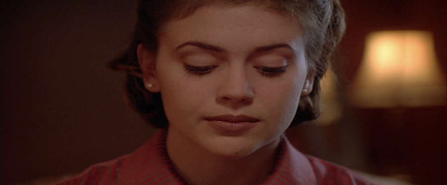 charmed-online-dot-net_EmbraceOfTheVampire1690.jpg
