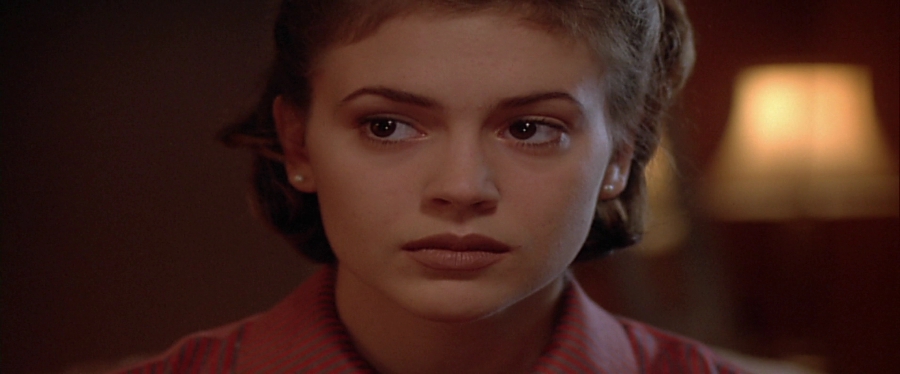 charmed-online-dot-net_EmbraceOfTheVampire1696.jpg