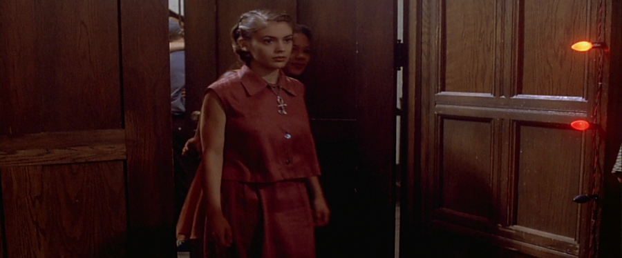 charmed-online-dot-net_EmbraceOfTheVampire1731.jpg