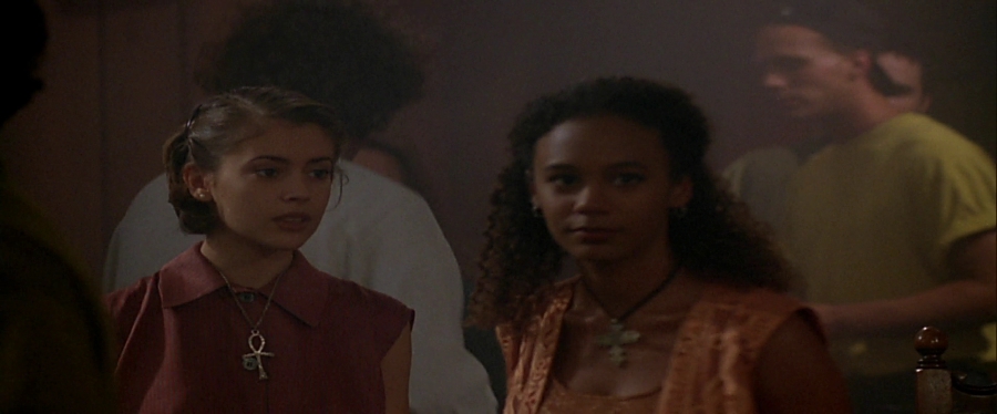 charmed-online-dot-net_EmbraceOfTheVampire1748.jpg
