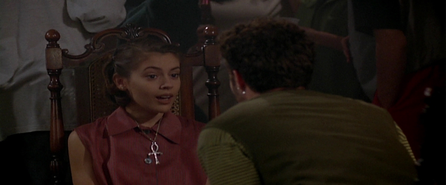 charmed-online-dot-net_EmbraceOfTheVampire1759.jpg