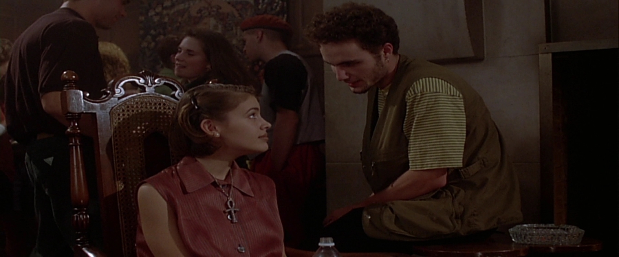 charmed-online-dot-net_EmbraceOfTheVampire1799.jpg