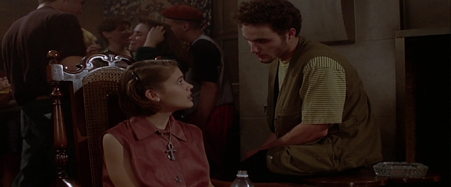 charmed-online-dot-net_EmbraceOfTheVampire1805.jpg