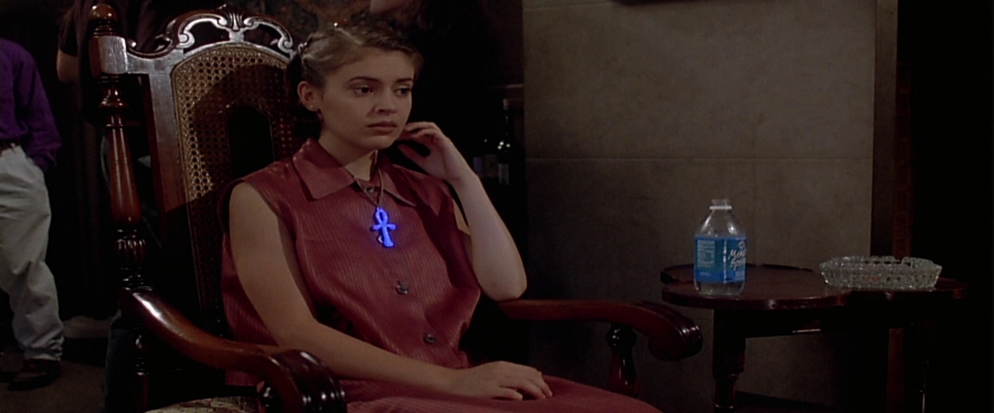 charmed-online-dot-net_EmbraceOfTheVampire1884.jpg
