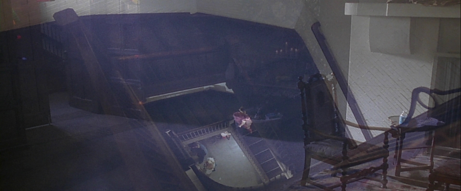 charmed-online-dot-net_EmbraceOfTheVampire1902.jpg