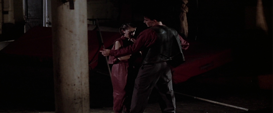 charmed-online-dot-net_EmbraceOfTheVampire2121.jpg
